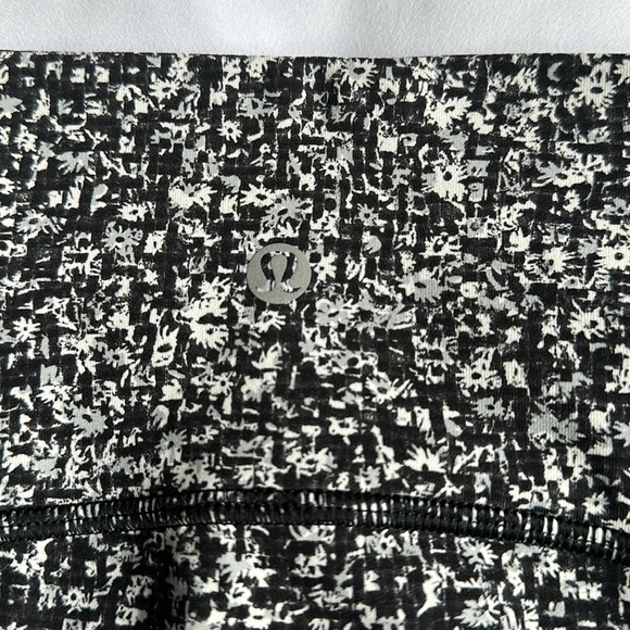 LULULEMON Sole Training  7/8 Tight - Picture 9 of 9